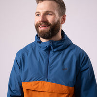An image of the Mac in a Sac Nomad Kagoul