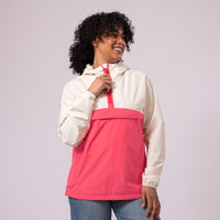 An image of the Mac in a Sac Nomad Kagoul