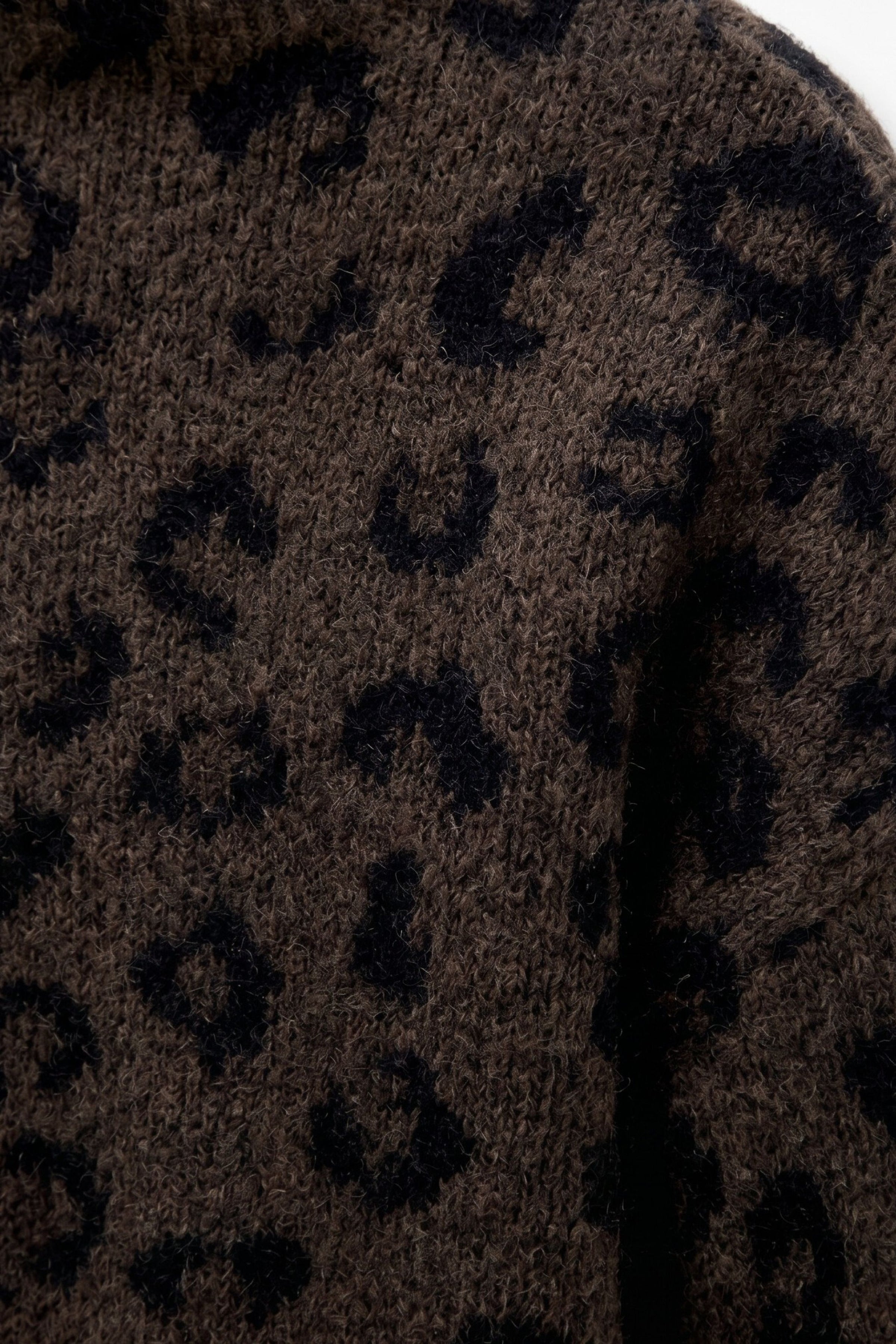 Knitted Pullover