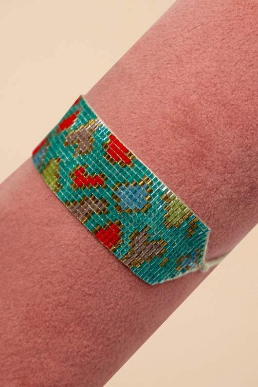 An image of the Powder Beaded Bracelet Wide