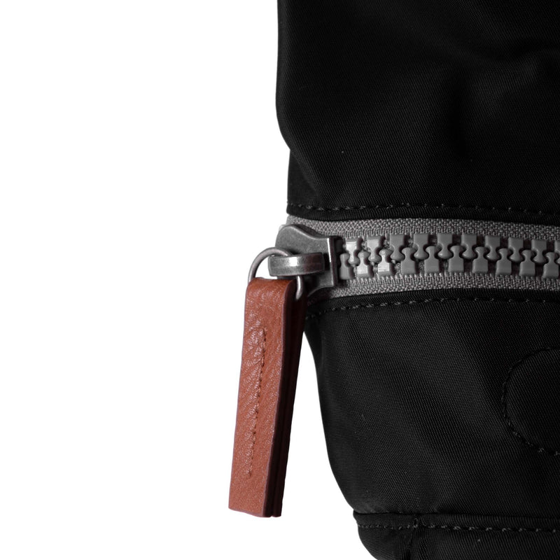 An image of the ROKA London Canfield B Backpack