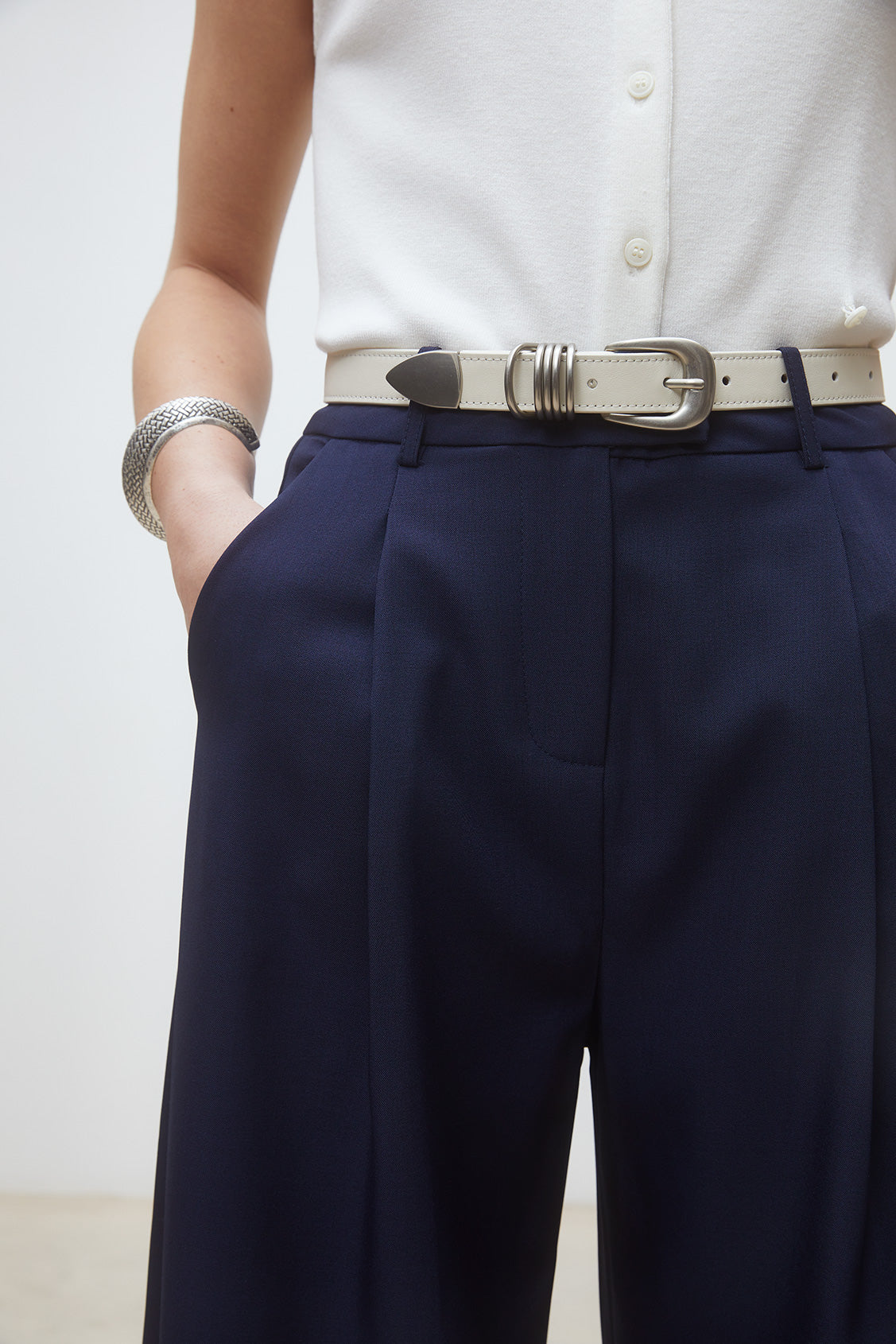 An image of the Suncoo Japon Trouser