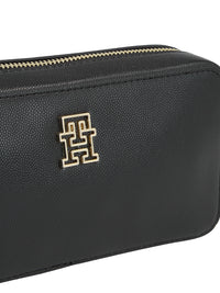 An image of the Tommy Hilfiger Timeless Chain Camera Bag