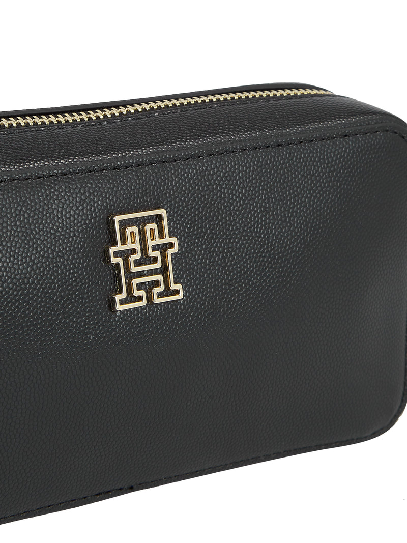 An image of the Tommy Hilfiger Timeless Chain Camera Bag