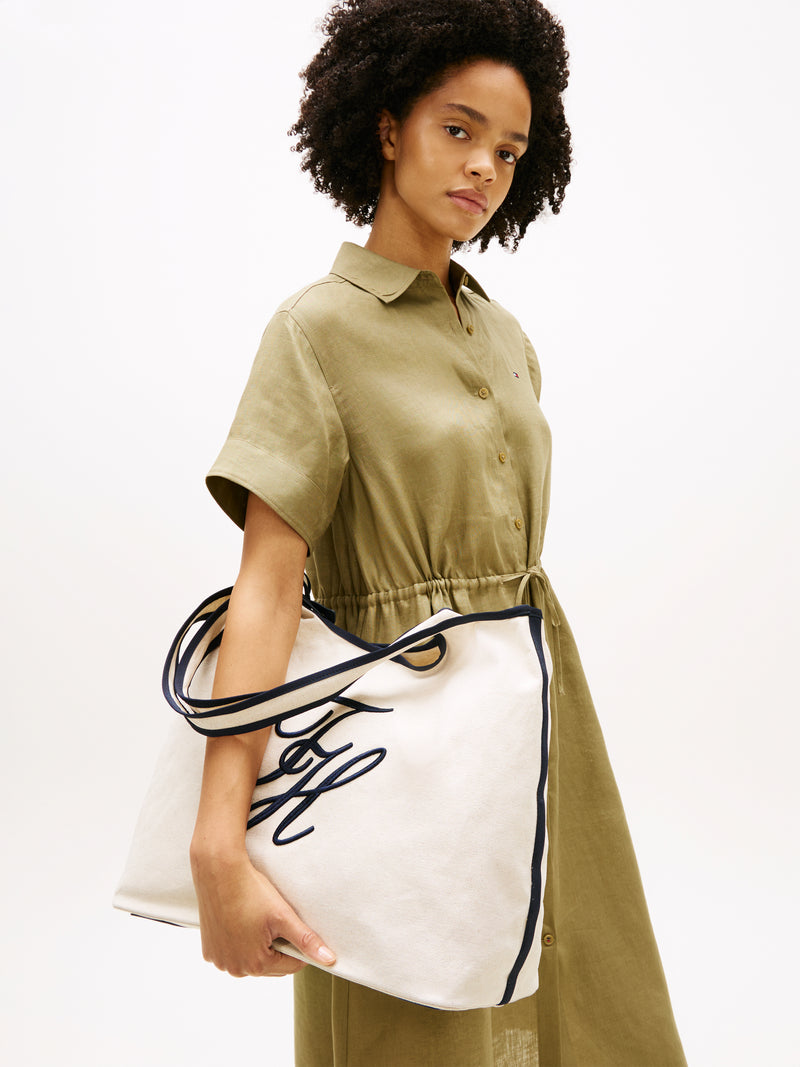 An image of the Tommy Hilfiger Summer Tote Canvas