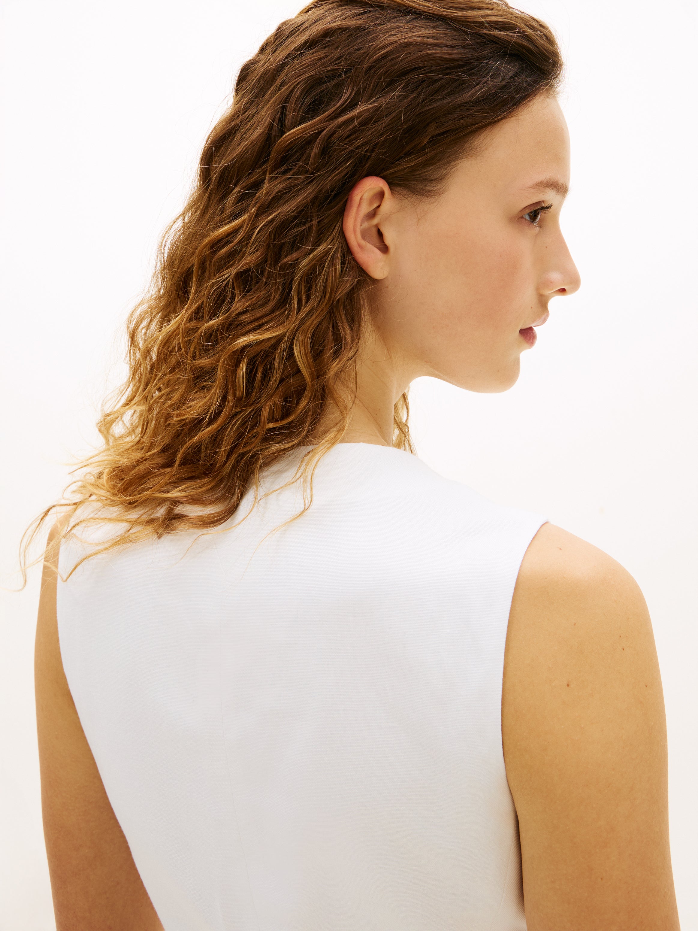 An image of the Tommy Hilfiger Linen Blend Vest