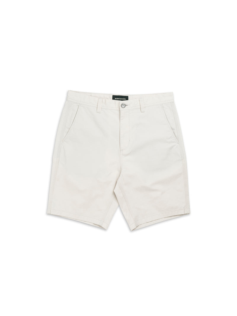 Rodd & Gunn Millwater. Original fit shorts with pockets and belt loops. These shorts are in the colour coconut.