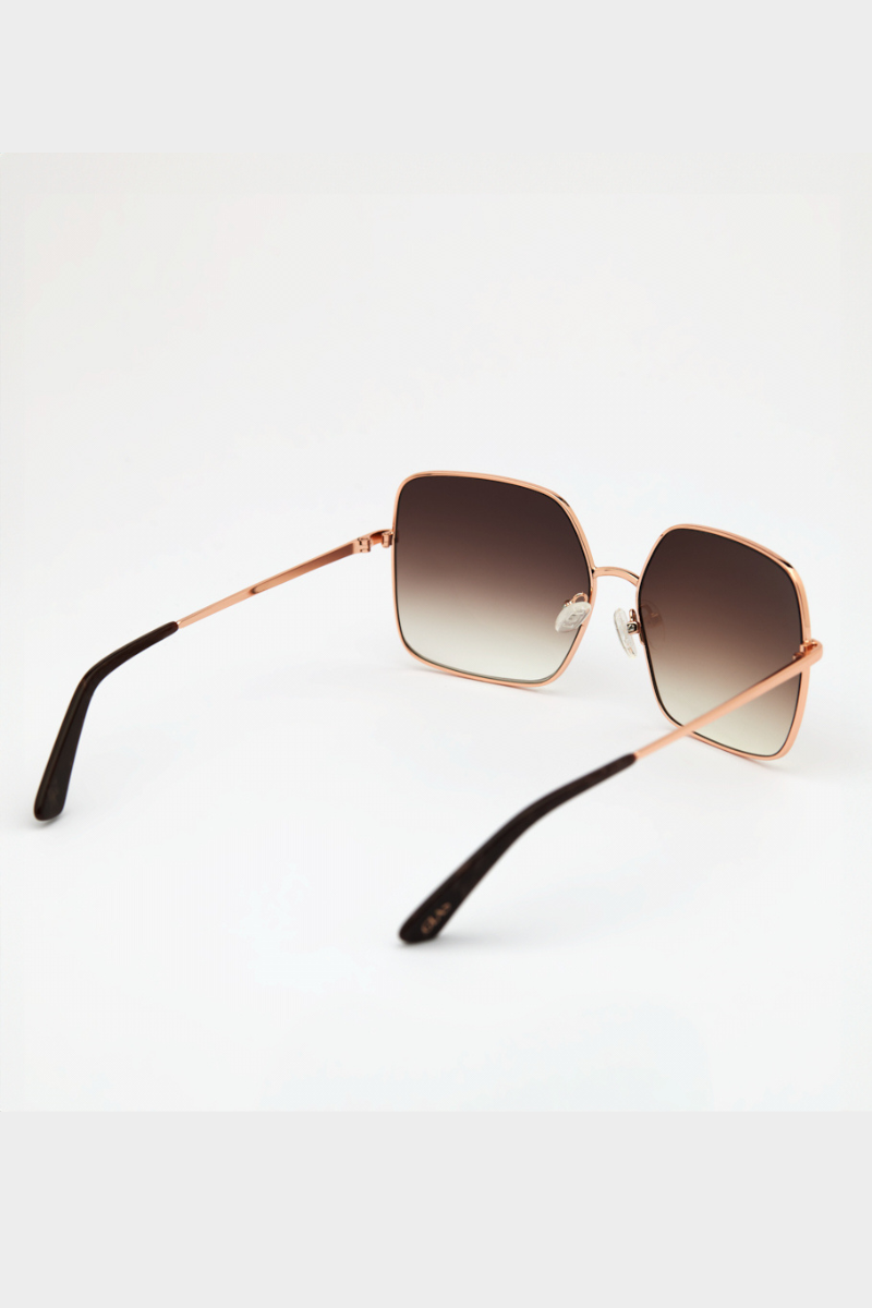 GLAS Billie Sunglasses. A pair of square shaped sunglasses with gradient lenses.