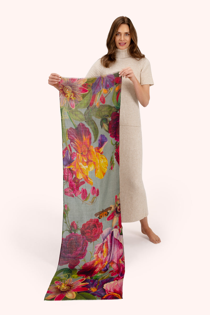 An image of the Powder Wool Wrap Scarf
