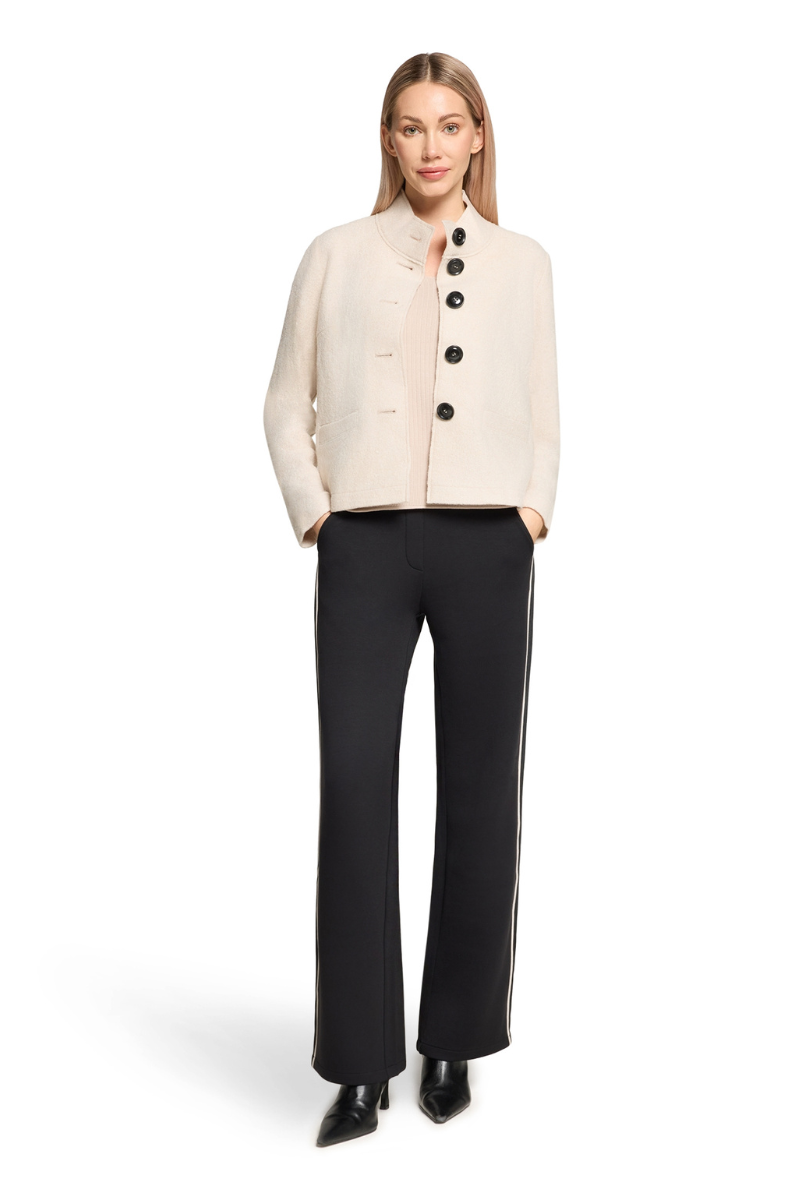 An image of the Betty Barclay LS Short Blazer