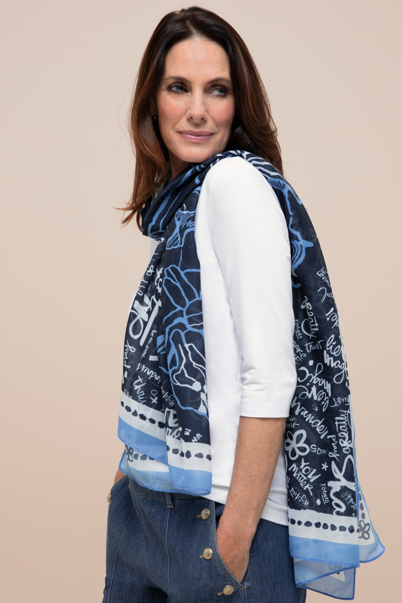 An image of the Bianca Kapa Scarf