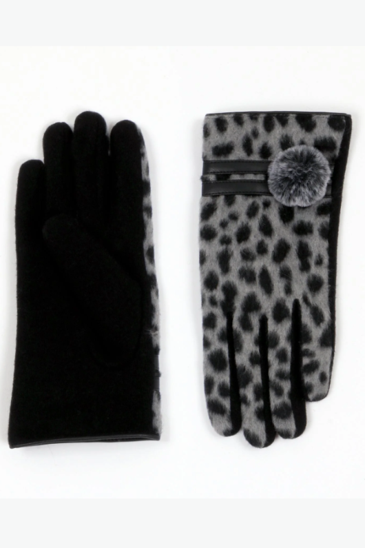 An image of the Pia Rossini Leopard Print Gloves