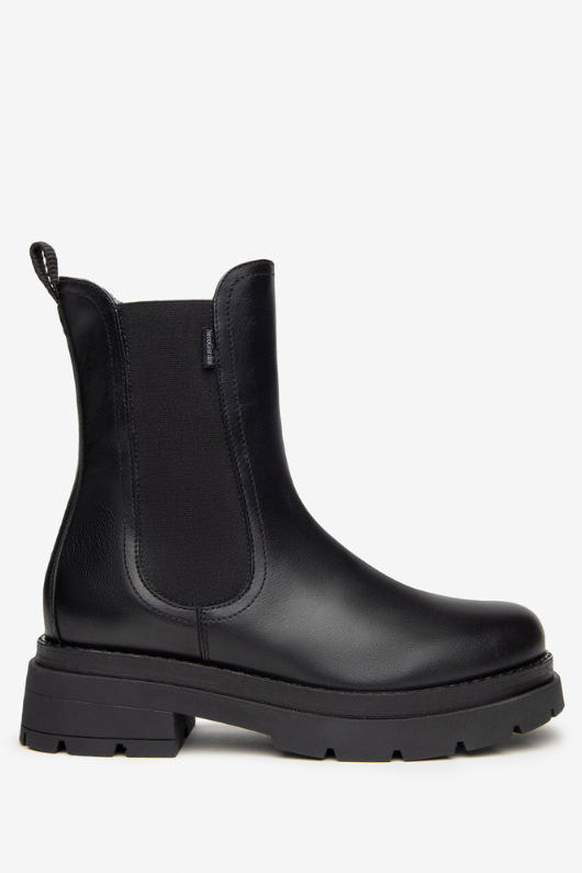 An image of the Nero Giardini Leather Chunky Sole Boot