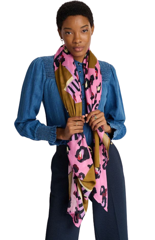 An image of the POM Amsterdam Daring Leopard Shawl