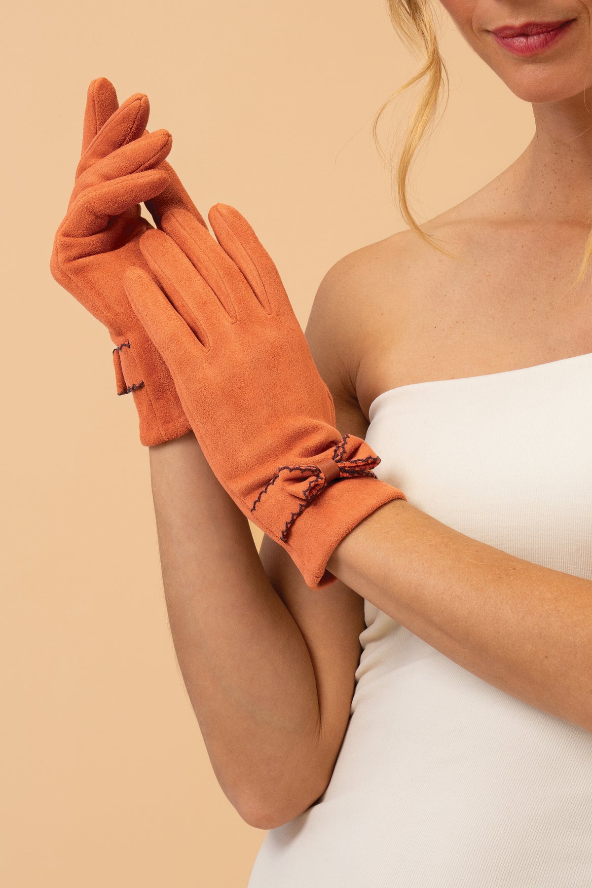 An image of the Powder Fenella Gloves